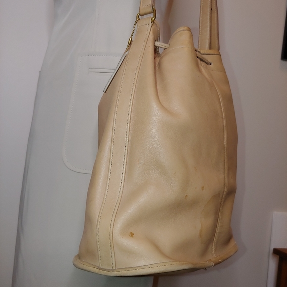 Coach vintage yellow/tan leather drawstring bucket bag 272-9933 - Picture 9 of 13